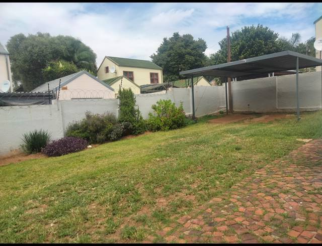 3 BEDROOM HOUSE TO LET IN BROMHOF